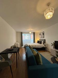 Modern Studio Apt In The Heart Of Bham
