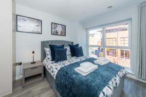 Brand New Flat with AC 5-Min Walk to Town Centre - Pass the Keys