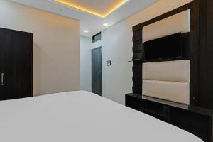 Hotel O Crystal Grand