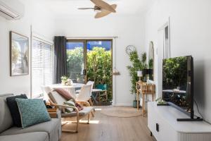 Akuna Beach Cottage Fingal Bay