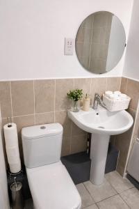 1 Bed Apartment City Centre Birmingham with Balcony