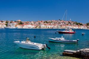Apartments in Veli Losinj 33607