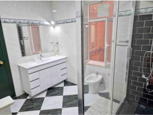 Quarto Outside