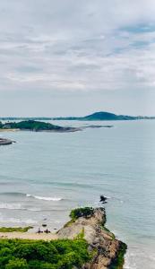 Apartamento Beira Mar com 3 quartos e ar condicionado na Praia do Morro