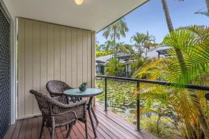 Nautical Stylish Ground Level 1 Bedroom Unit