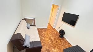 Studio 2 quadras da Praia Copacabana, com ar, wi fi, até 4 pessoas