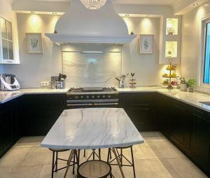 Villa With Heated Pool Near Grasse