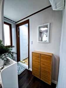 SeoulStayOn Blue Door Loft