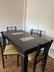 Económico departamento con balcón