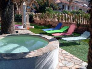 A 150 meter long mare, 2 fish