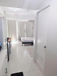 Zitan 33F Newly furnished studio room - Shaw Blvd
