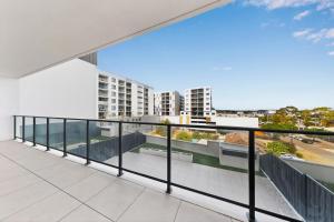Newly Built 3 Bed Apartment with Onsite Parking