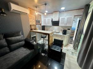 Lee Red House Homestay