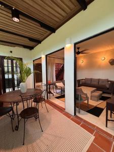 TRV Tropical Duplex Open Dipping Pool 5 min to the Beach