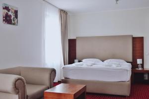 Hotel Dennis
