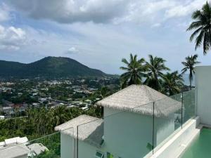 Small villa perched with Mountain views Lamai
