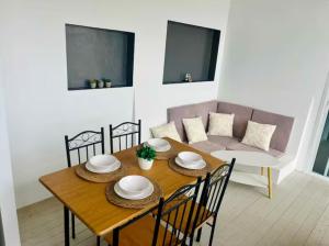 Small villa perched with Mountain views Lamai