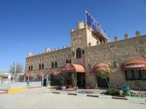 Hotel Real Castillo - 孔苏埃格拉