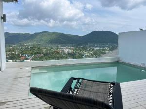 Small villa perched with Mountain views Lamai