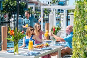 One-bedroom Suite Heated pool Dock Access Quiet Neighborhood SaltAire Three RESlDENCES