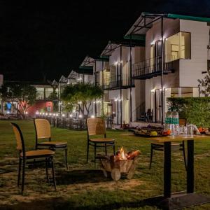 Aspen Riverside Resort