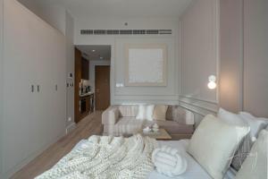 Elevated Modern Retreat Beach-Style Pool & Gym