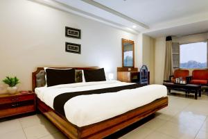 Super Townhouse Padav Square Gwalior Formerly Hotel Shelter