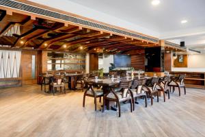 Super Townhouse Padav Square Gwalior Formerly Hotel Shelter