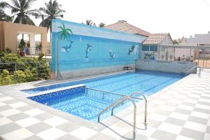 Royal Roots Resorts