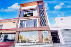 Super Townhouse Govardhan