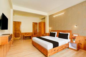 Hotel O Model Town Road