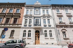 The Gallery Suites by Fragola Apartments