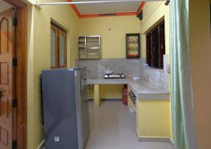 Strictly Vegetarian only Coconut Farm House Peaceful 2BRK Nature Retreat