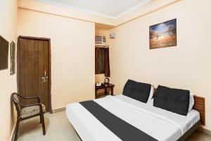 Hotel O Jankipuram Vikas Nagar