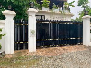 Spacious Studio Villa, Salt Water Pool, Jacuzzi