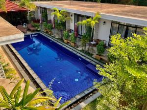 Spacious Studio Villa, Salt Water Pool, Jacuzzi