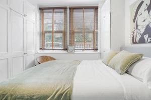 Lovely 3 Bed Townhouse in Barons Court