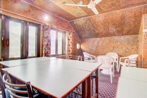 Collection O Foreshore Road Srinagar