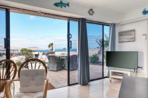 Bungalow Casa Buenavista Famara - Pool - Ocean views - Beach 2 min By Lanzarote Vacation Homes