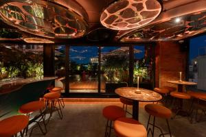 KiN Hotel Ly Tu Trong Edition