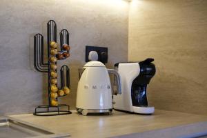 Modern Dessert Atelier 3 Mins walk to circle mall JVC Brand new Pool Views