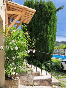 Private house, pool, garden and air conditioning