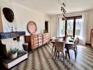 Private house, pool, garden and air conditioning