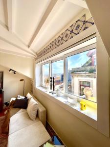 Elegant Beamed Loft with AC near Aliados