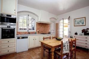 Luxury Six-Fours villa with Pool and Jacuzzi