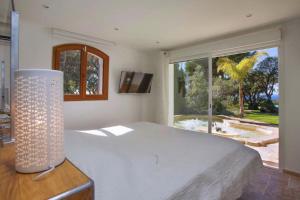 Luxury Six-Fours villa with Pool and Jacuzzi