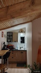Studio indépendant entièrement équipé