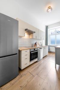 TheBödiker Group & Family Apartment, 3 BR, 1 Living room, 2 Bathrooms, ideal for bigger groups of 4 -9 Guests
