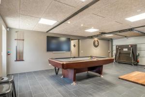 Luxury House With Outdoor Hot Tub And Activity Room, And Unique View Of Thy National Park