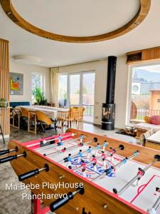 Ma-Bebe Summer PlayHouse - Jacuzzi, Sauna, Playground, Lake and Woods --- 1 or 2 Families Welcomed --- NB-Events and outside guests are not allowed